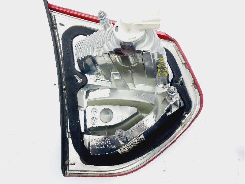 Recambio de piloto trasero derecho interior para citroen c4 picasso exclusive referencia OEM IAM 9653547677  