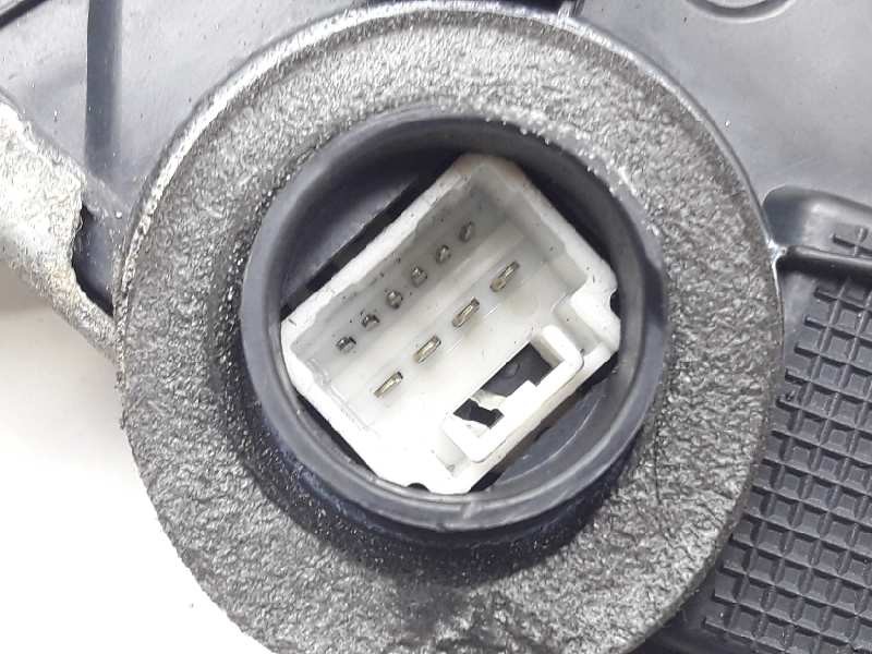 Recambio de cerradura puerta delantera derecha para lexus is200 (ds2/is2) 220d referencia OEM IAM A046693  