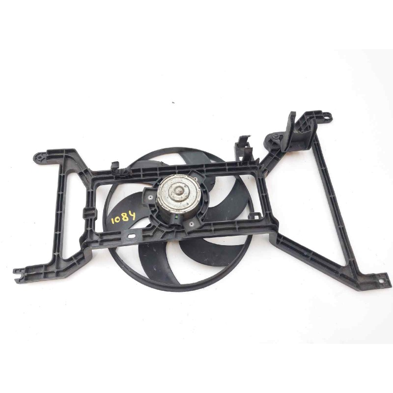 Recambio de electroventilador para dacia sandero laureate referencia OEM IAM 8200832493  