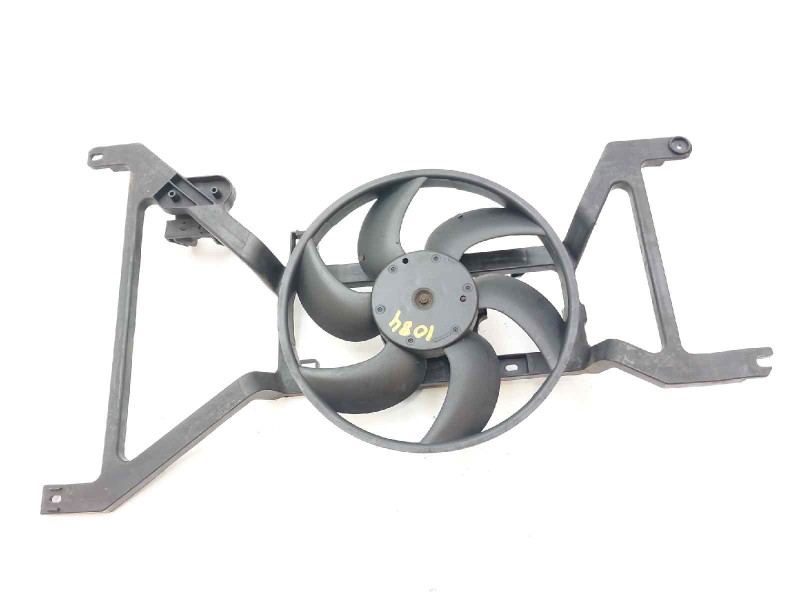 Recambio de electroventilador para dacia sandero laureate referencia OEM IAM 8200832493  