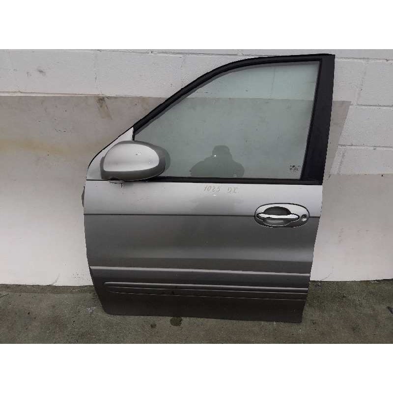 Recambio de puerta delantera izquierda para kia carnival ii 2.9 cdri ex referencia OEM IAM   