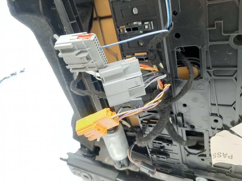 Recambio de asiento delantero derecho para jaguar xf 2.2 diesel referencia OEM IAM DX2314A699 5D040875 