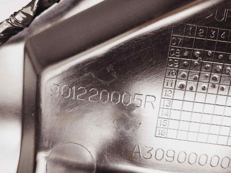 Recambio de porton trasero para renault laguna coupe monaco gp referencia OEM IAM 901220005R  