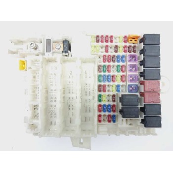 CAJA RELES / FUSIBLES TM8G210 