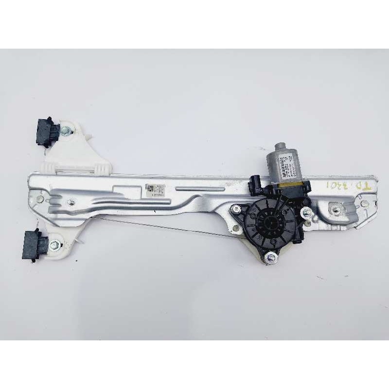 Recambio de elevalunas trasero derecho para hyundai kona essence 2wd referencia OEM IAM 82450J9000 83402J9000 