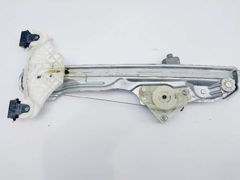 Recambio de elevalunas trasero izquierdo para hyundai kona essence 2wd referencia OEM IAM 82460J9000 83401J9000 