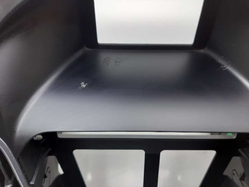 Recambio de rejilla aireadora para ford focus lim. (cb8) titanium referencia OEM IAM BM5118835  