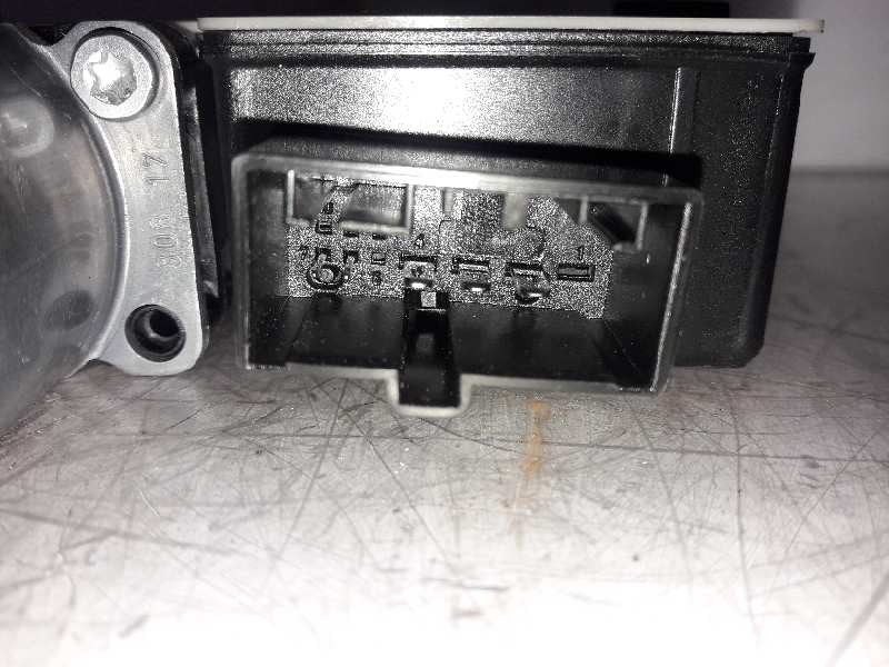 Recambio de motor elevalunas trasero derecho para seat arona style referencia OEM IAM 0130822694 5Q0959812D 