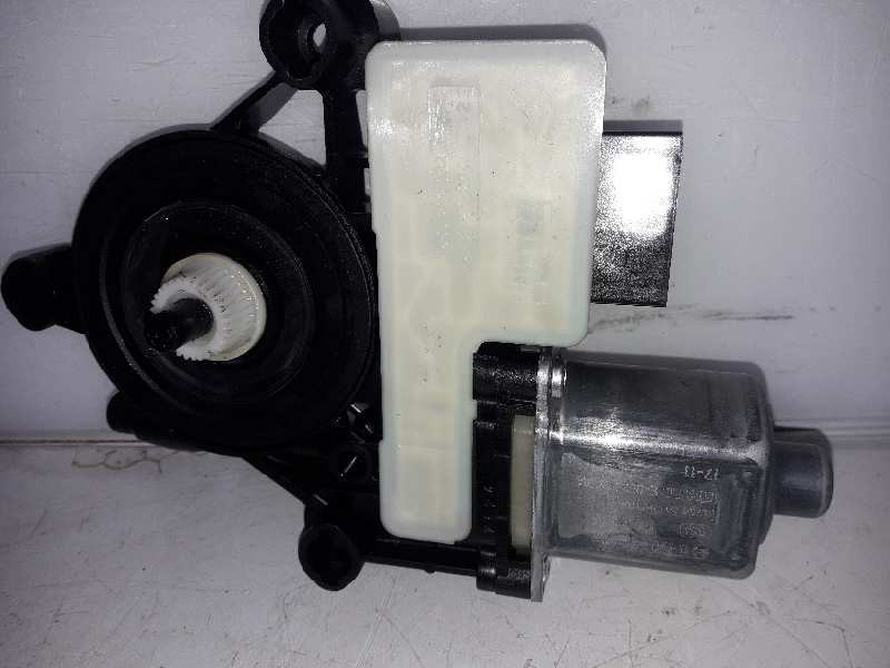 Recambio de motor elevalunas trasero derecho para seat arona style referencia OEM IAM 0130822694 5Q0959812D 