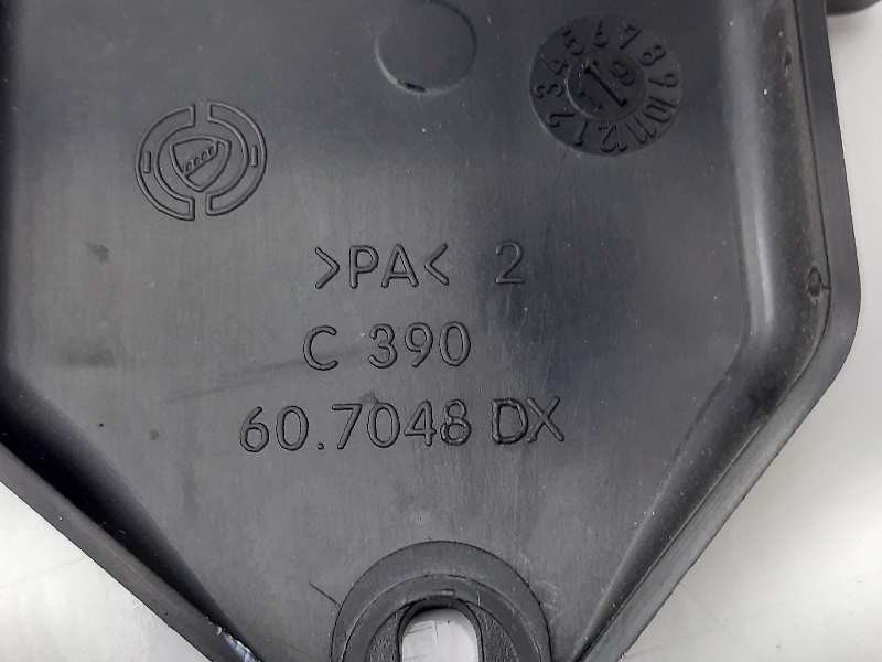 Recambio de maneta interior delantera derecha para fiat 500 (312) 1.2 referencia OEM IAM 607048DX  