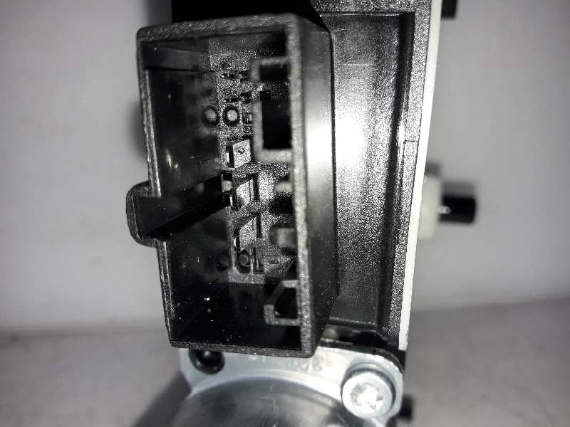 Recambio de motor elevalunas trasero izquierdo para seat arona style referencia OEM IAM 0130822695 5Q0959811D 