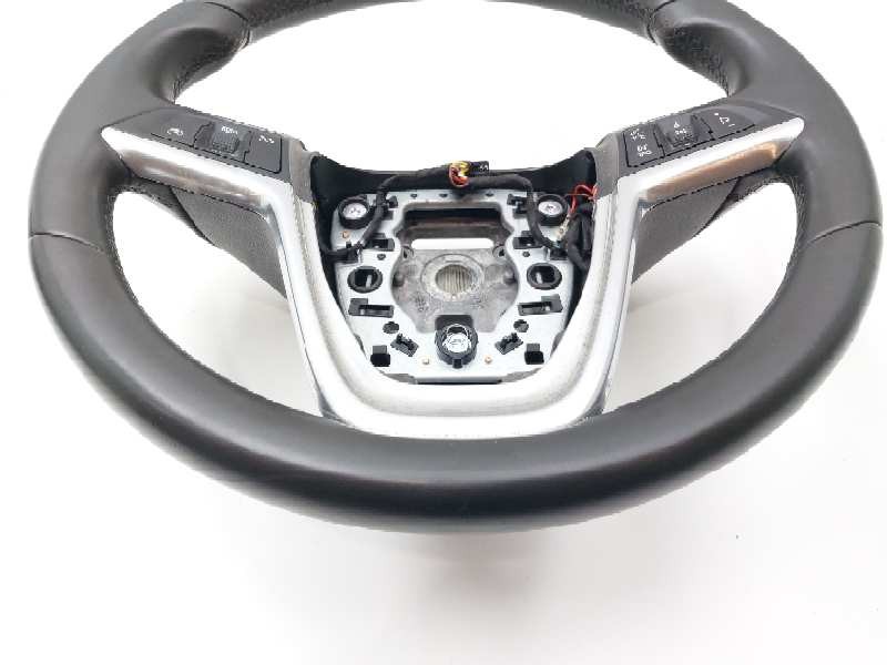 Recambio de volante para opel insignia berlina cosmo referencia OEM IAM 13316547  