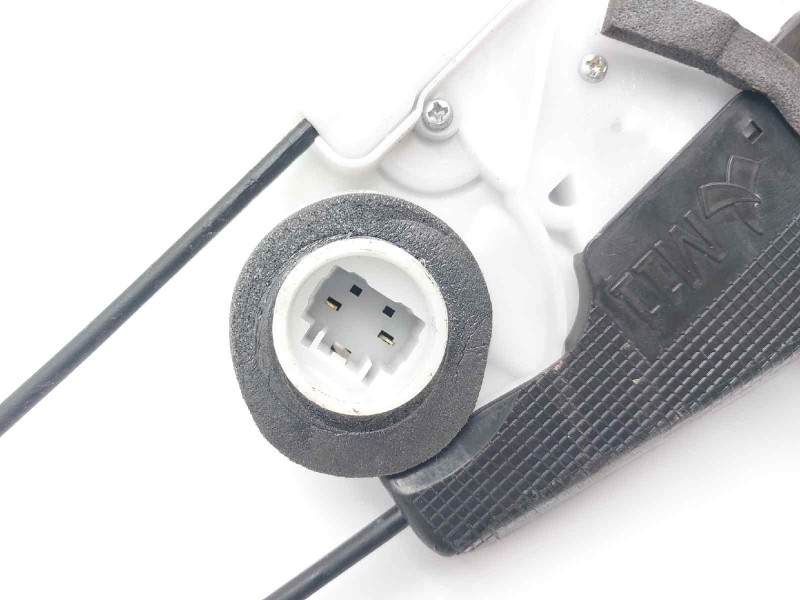 Recambio de cerradura puerta trasera izquierda para toyota yaris hybrid referencia OEM IAM U2014120 690500D310 690600D310