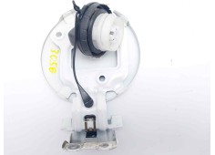 Recambio de tapa exterior combustible para toyota yaris hybrid referencia OEM IAM 773500D080 773500D081 