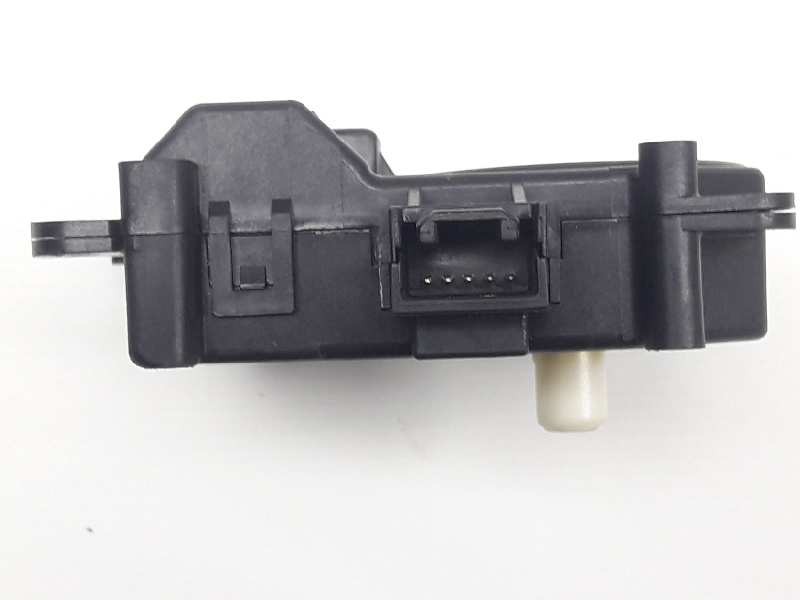 Recambio de motor apertura trampillas climatizador para lexus is200 (ds2/is2) 220d referencia OEM IAM 0638000172  