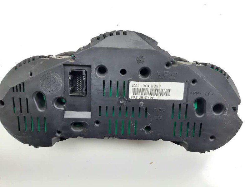 Recambio de cuadro instrumentos para alfa romeo 147 (190) 1.9 jtd cat referencia OEM IAM 156071241  