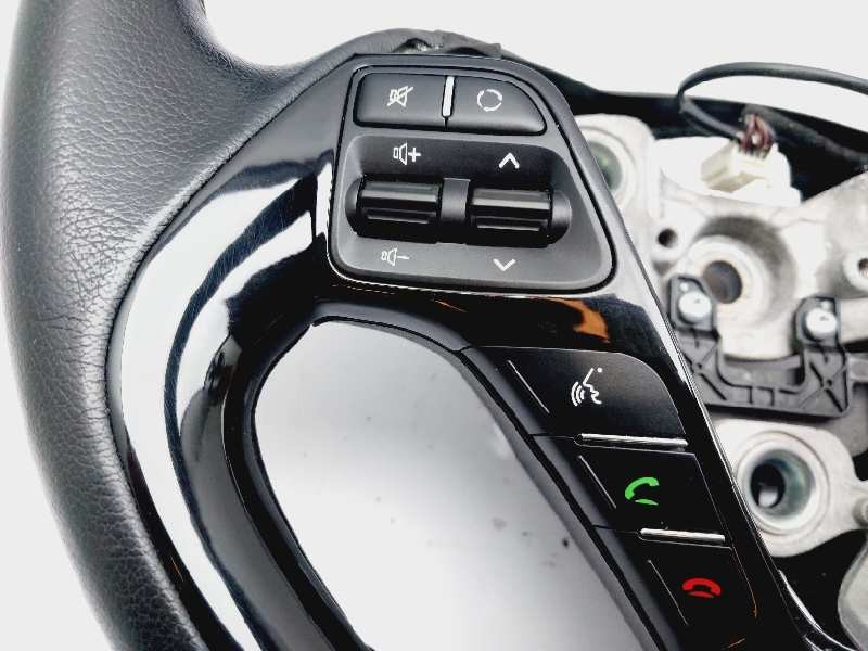 Recambio de volante para kia cee´d x-tech referencia OEM IAM 56110A2755AHV  