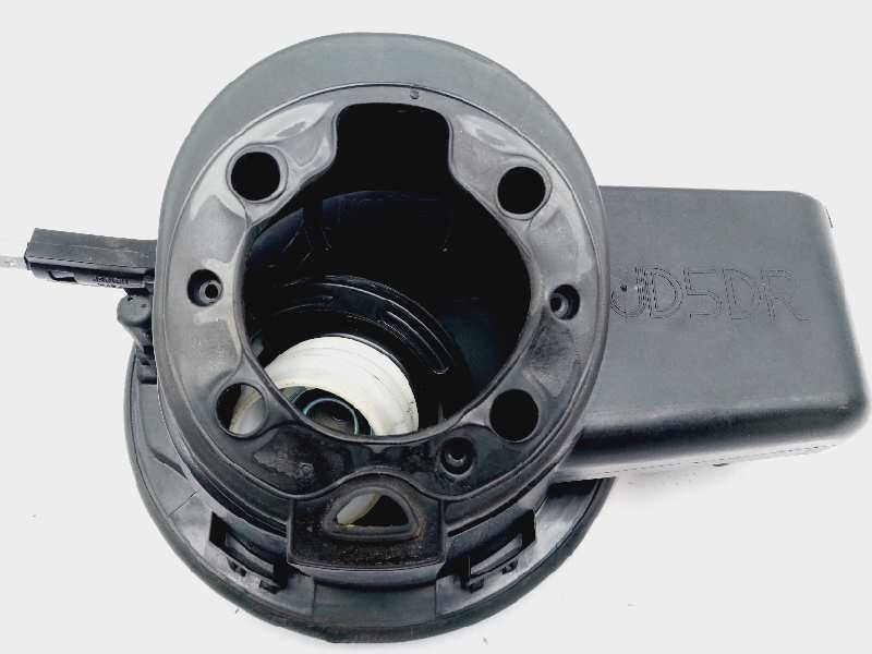 Recambio de tapa exterior combustible para kia cee´d x-tech referencia OEM IAM 81595A2000  