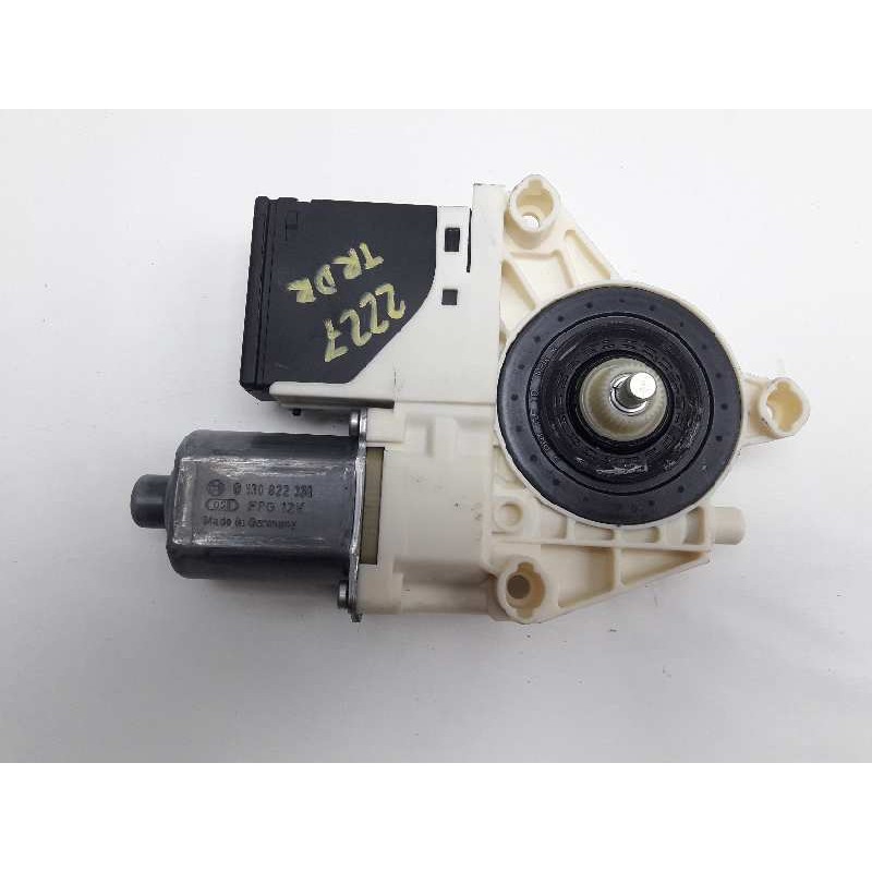 Recambio de motor elevalunas trasero derecho para renault megane iii berlina 5 p dynamique referencia OEM IAM 827306548R  