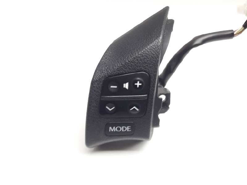 Recambio de volante para lexus is200 (ds2/is2) 220d referencia OEM IAM 75B458  