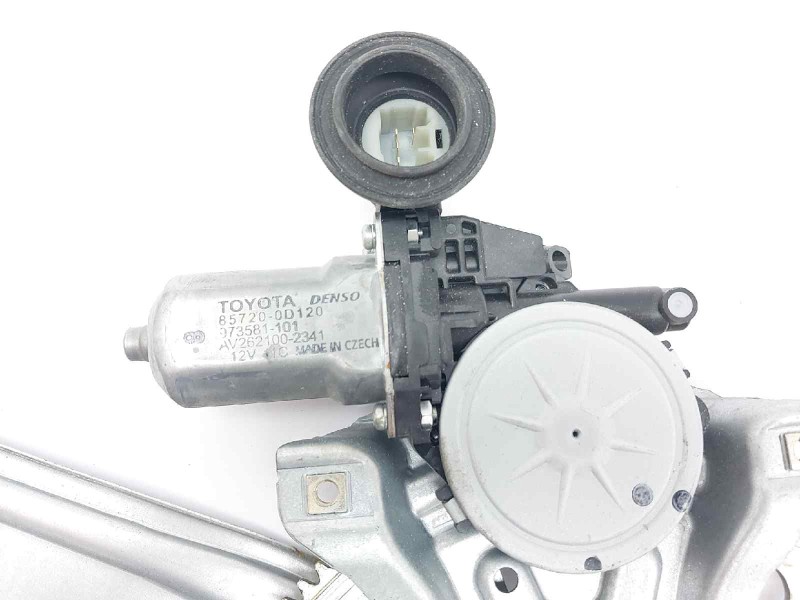 Recambio de elevalunas trasero derecho para toyota yaris hybrid referencia OEM IAM 857200D120  