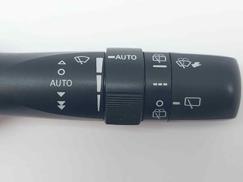 Recambio de mando limpia para toyota yaris hybrid referencia OEM IAM 0D190 17F936 846520D190