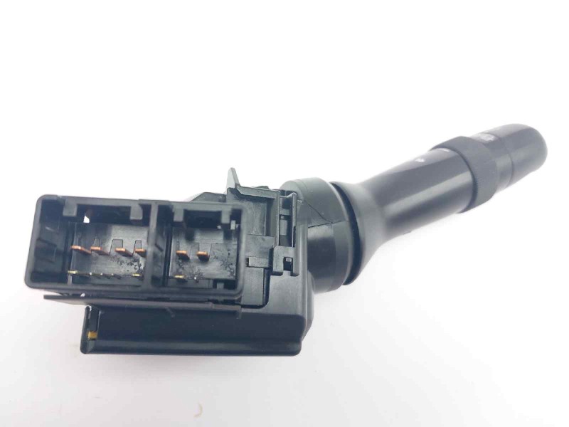 Recambio de mando limpia para toyota yaris hybrid referencia OEM IAM 0D190 17F936 846520D190