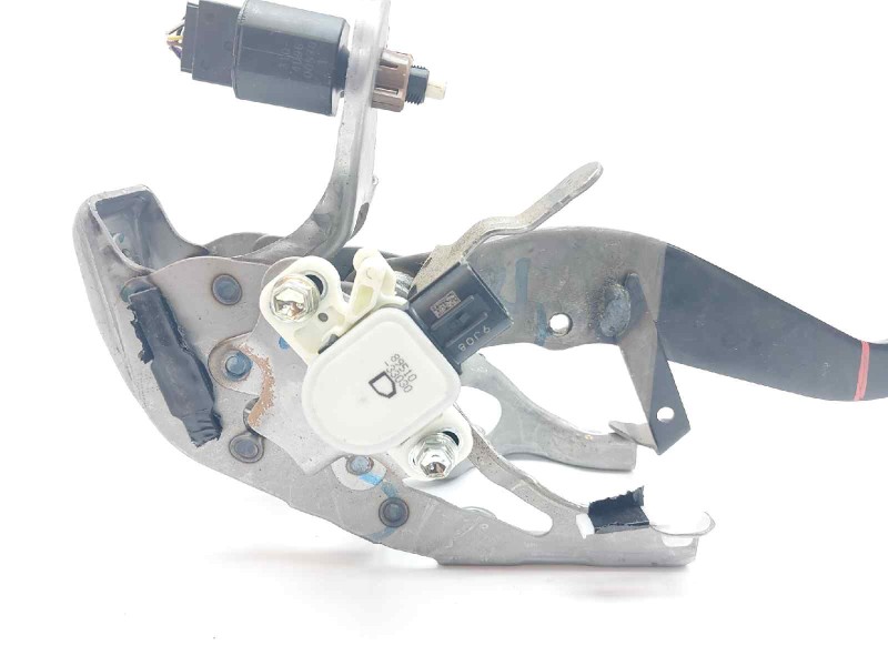 Recambio de pedal freno para toyota yaris hybrid referencia OEM IAM 471010D470 551060D150 