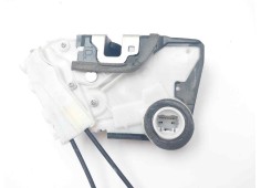 Recambio de cerradura puerta delantera izquierda para toyota yaris hybrid referencia OEM IAM 690400D520   2