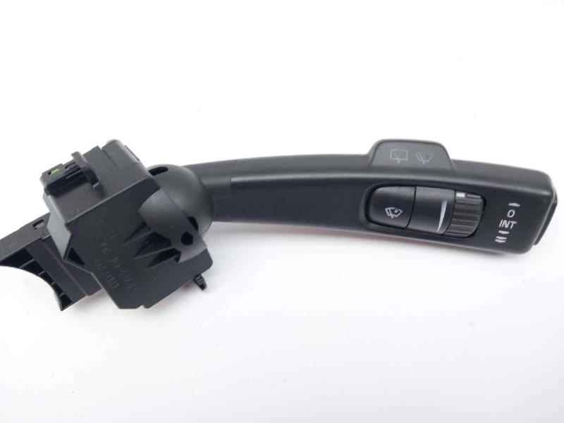 Recambio de mando limpia para volvo v50 familiar 2.0 d momentum referencia OEM IAM 17D770 8682869 