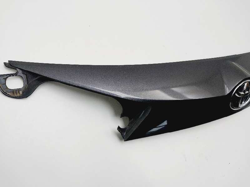 Recambio de molduras traseras para toyota rav 4 active referencia OEM IAM 7680142220 7680142230 