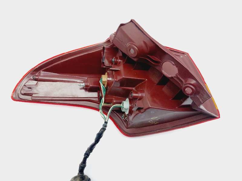 Recambio de piloto trasero derecho para toyota rav 4 active referencia OEM IAM 8155142170  