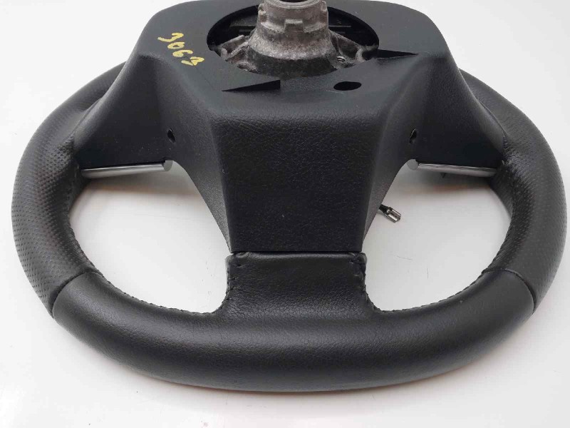 Recambio de volante para toyota auris advance referencia OEM IAM 8425002050  