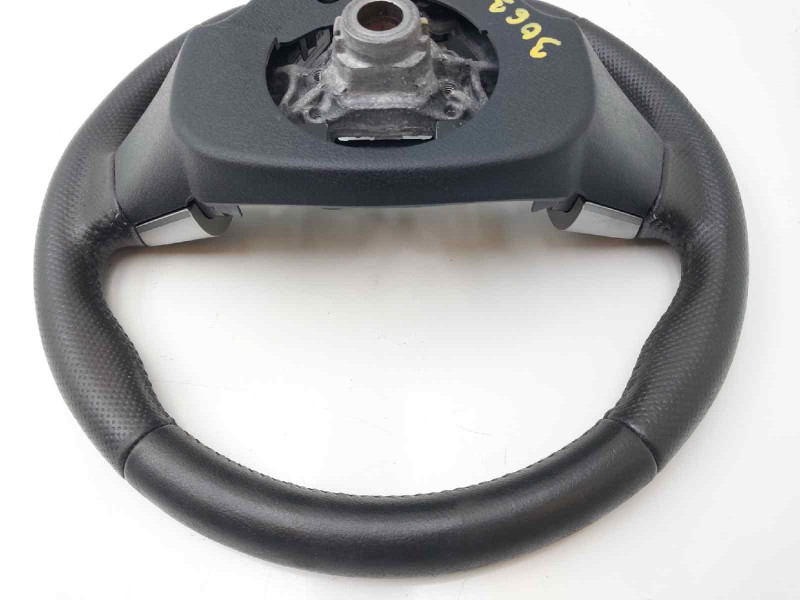 Recambio de volante para toyota auris advance referencia OEM IAM 8425002050  