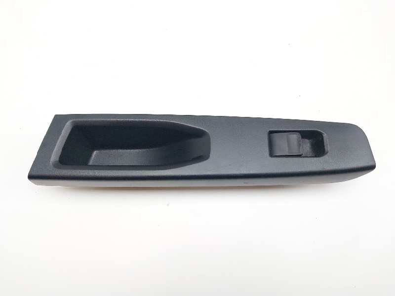 Recambio de mando elevalunas trasero izquierdo para toyota yaris hybrid referencia OEM IAM 19282917 742720D400 