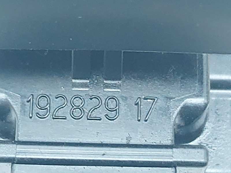 Recambio de mando elevalunas trasero izquierdo para toyota yaris hybrid referencia OEM IAM 19282917 742720D400 