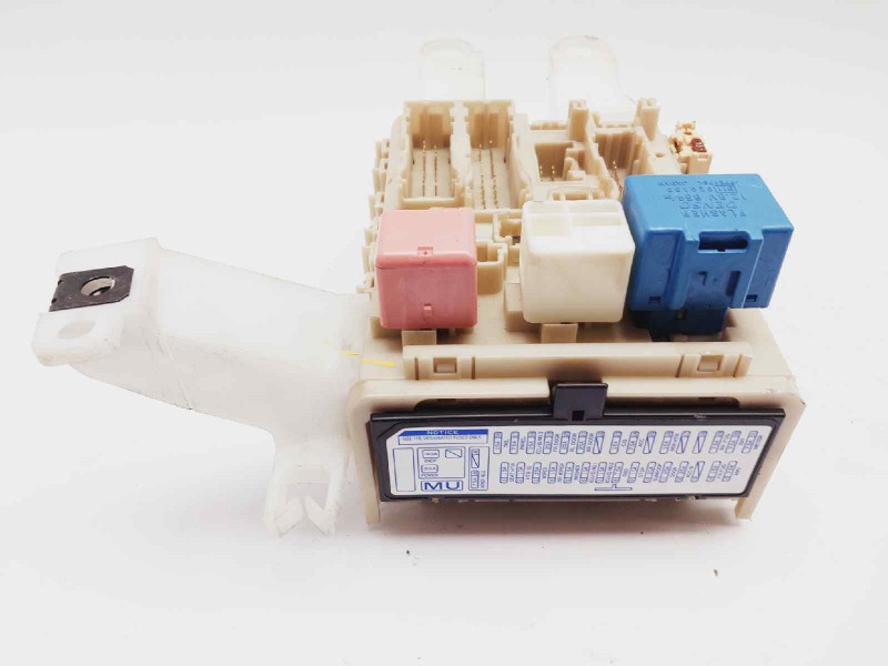 Recambio de caja reles / fusibles para toyota verso active referencia OEM IAM 827300F051C  