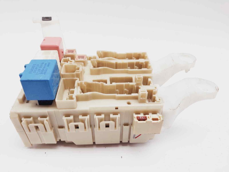 Recambio de caja reles / fusibles para toyota verso active referencia OEM IAM 827300F051C  