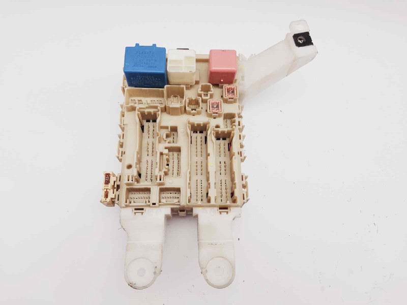 Recambio de caja reles / fusibles para toyota verso active referencia OEM IAM 827300F051C  