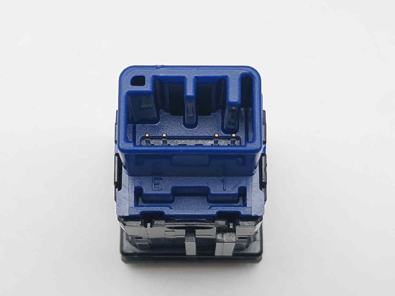 Recambio de interruptor para toyota yaris hybrid referencia OEM IAM 2Q971  