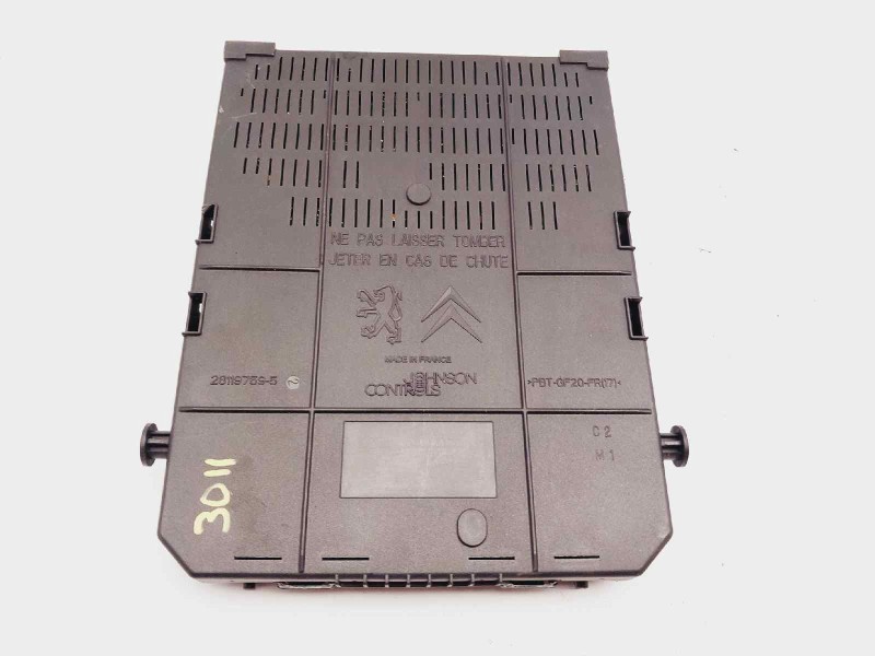 Recambio de caja reles / fusibles para peugeot 5008 premium referencia OEM IAM 9666895680  