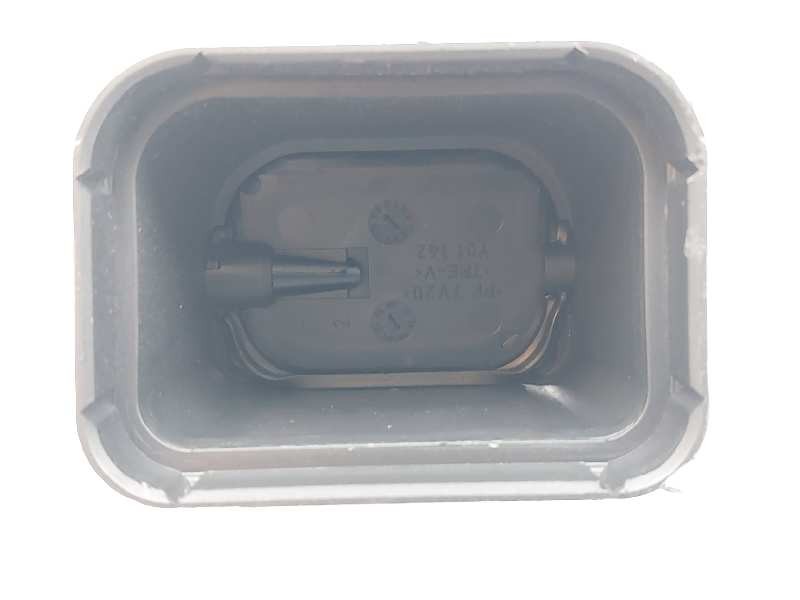 Recambio de rejilla aireadora para volvo v50 familiar 2.0 d momentum referencia OEM IAM 39888292  