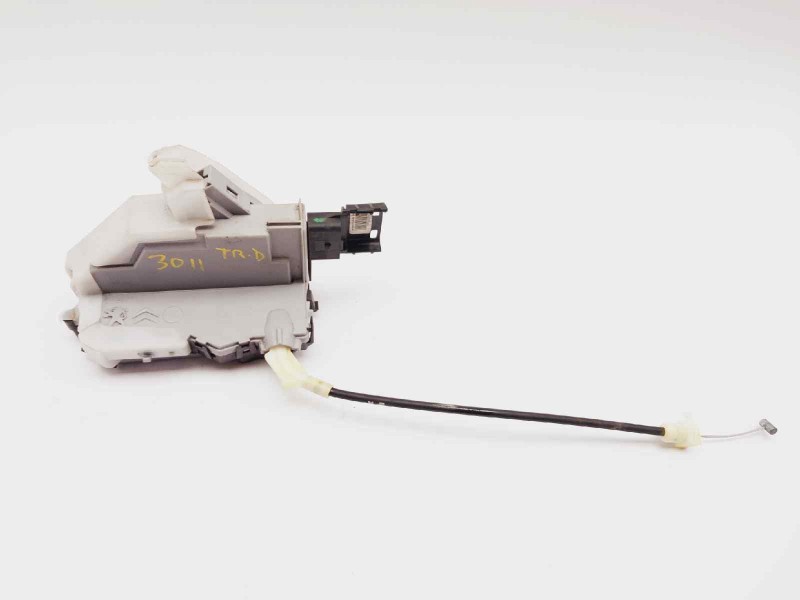 Recambio de cerradura puerta trasera derecha para peugeot 5008 premium referencia OEM IAM A04107  