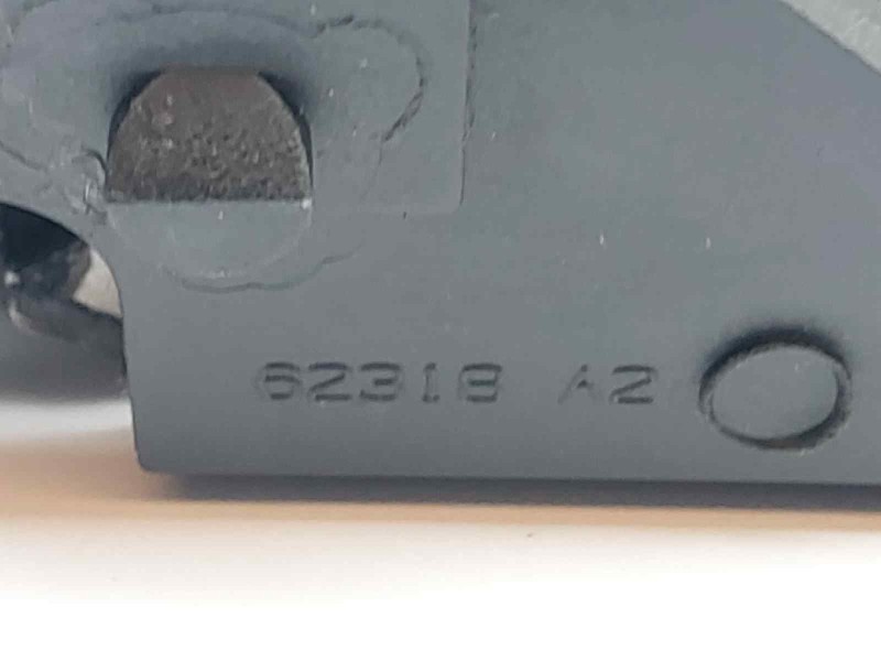 Recambio de maneta interior trasera derecha para toyota auris advance referencia OEM IAM 62318A2  