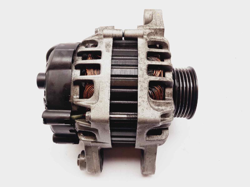 Recambio de alternador para hyundai i20 classic referencia OEM IAM 3730003355 2622650 