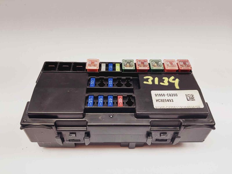 Recambio de caja reles / fusibles para hyundai i20 classic referencia OEM IAM 91950C8200  