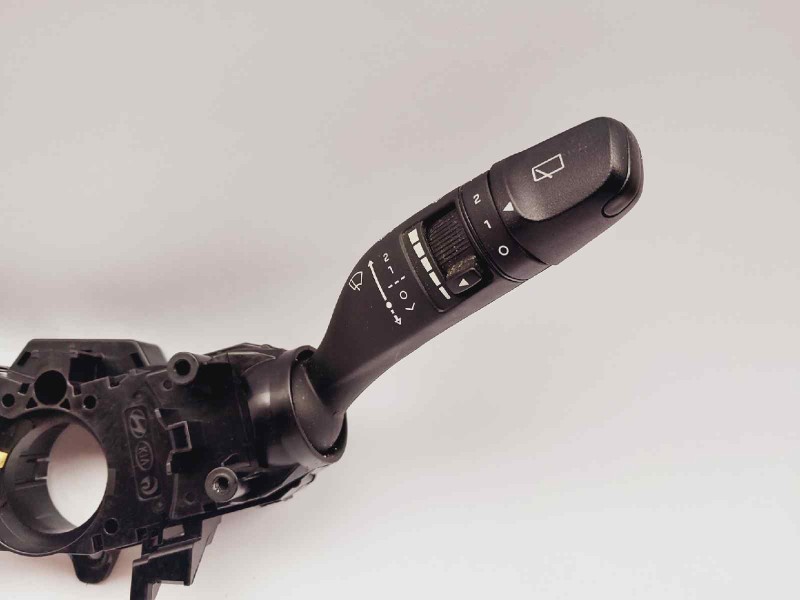 Recambio de mando multifuncion para hyundai i20 classic referencia OEM IAM 299141440  
