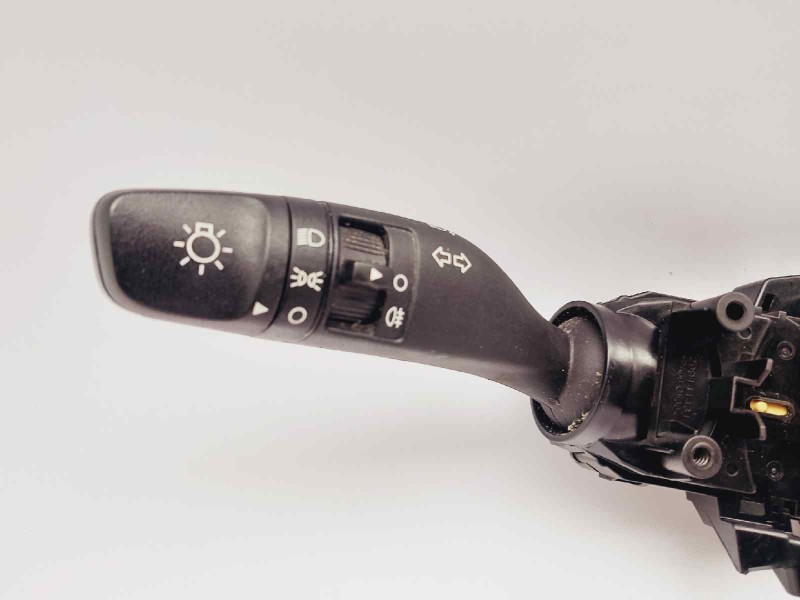 Recambio de mando multifuncion para hyundai i20 classic referencia OEM IAM 299141440  