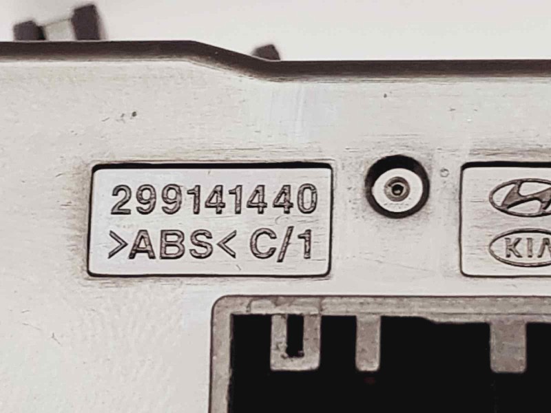 Recambio de mando multifuncion para hyundai i20 classic referencia OEM IAM 299141440  