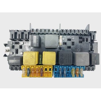 CAJA RELES / FUSIBLES A2469080093 